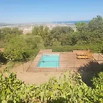 With Sea/city Views, Near Downtown Διαμέρισμα Σετ