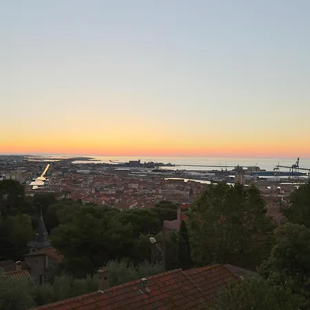Διαμέρισμα With Sea/city Views, Near Downtown *